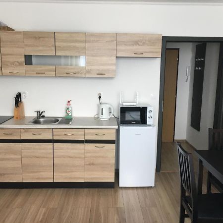 Lovely Studio Apartment Nové Zámky Kültér fotó