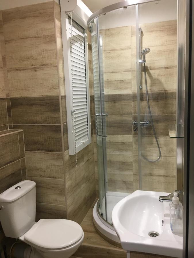 Lovely Studio Apartment Nové Zámky Kültér fotó