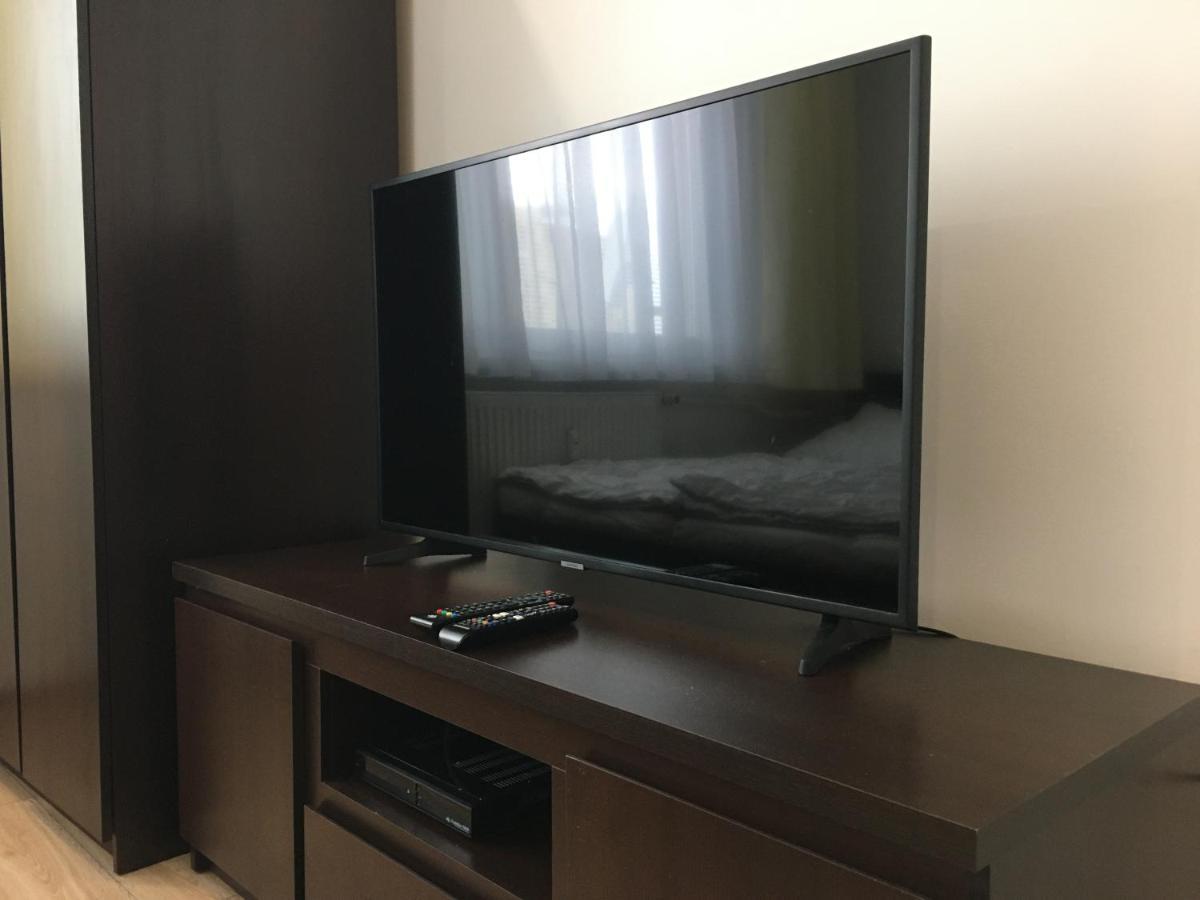Lovely Studio Apartment Nové Zámky Kültér fotó